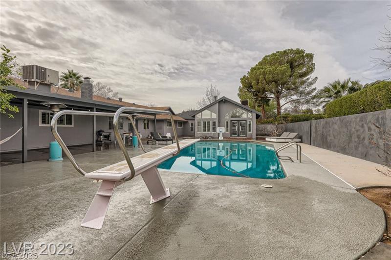 Photo 22 of 26, 3716 Greencrest Drive