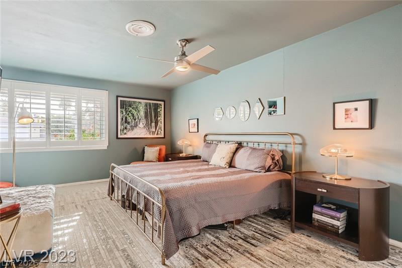 Photo 6 of 26, 3716 Greencrest Drive