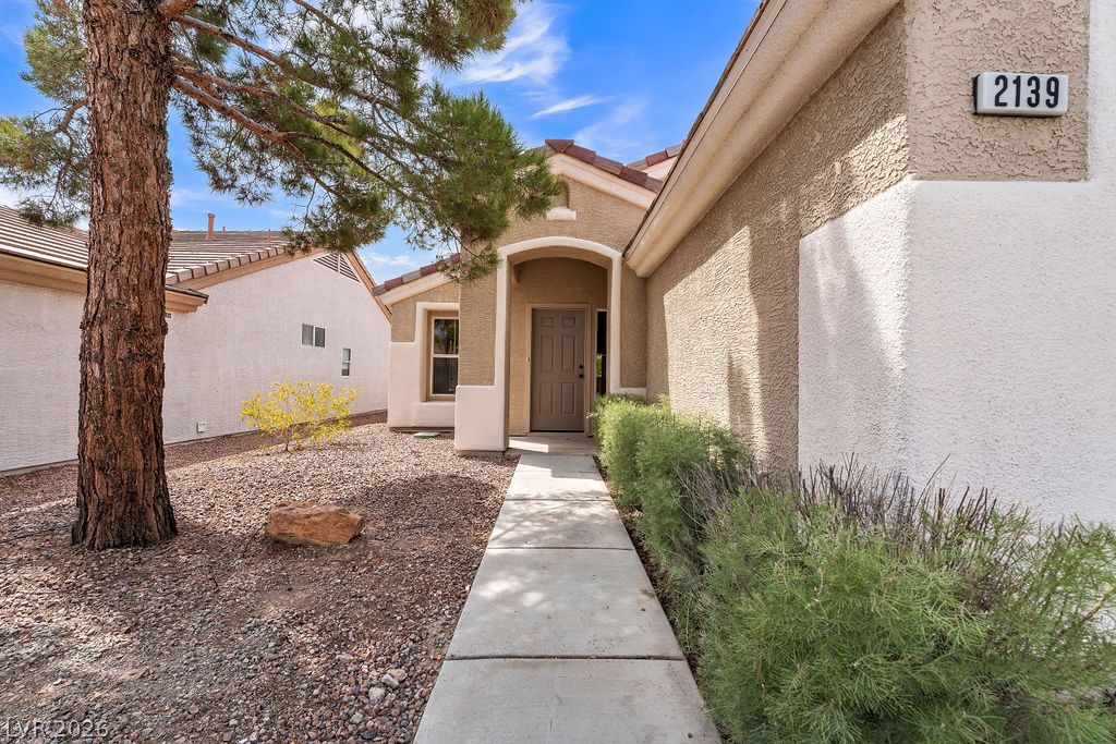 Photo 10 of 58, 2139 Chapman Ranch Drive
