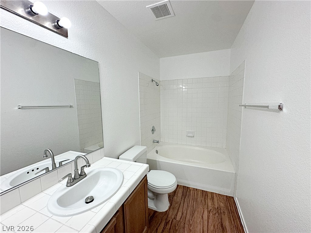 Photo 18 of 25, 7570 W Flamingo Road #215
