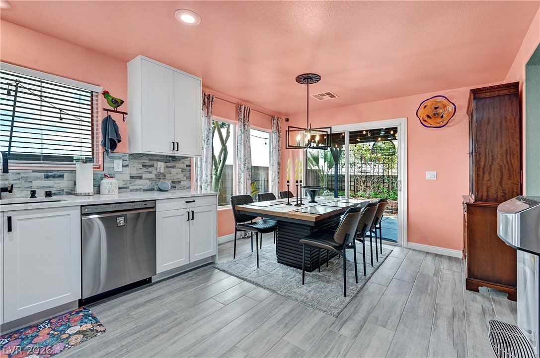 Photo 6 of 30, 11941 Wedgebrook Street