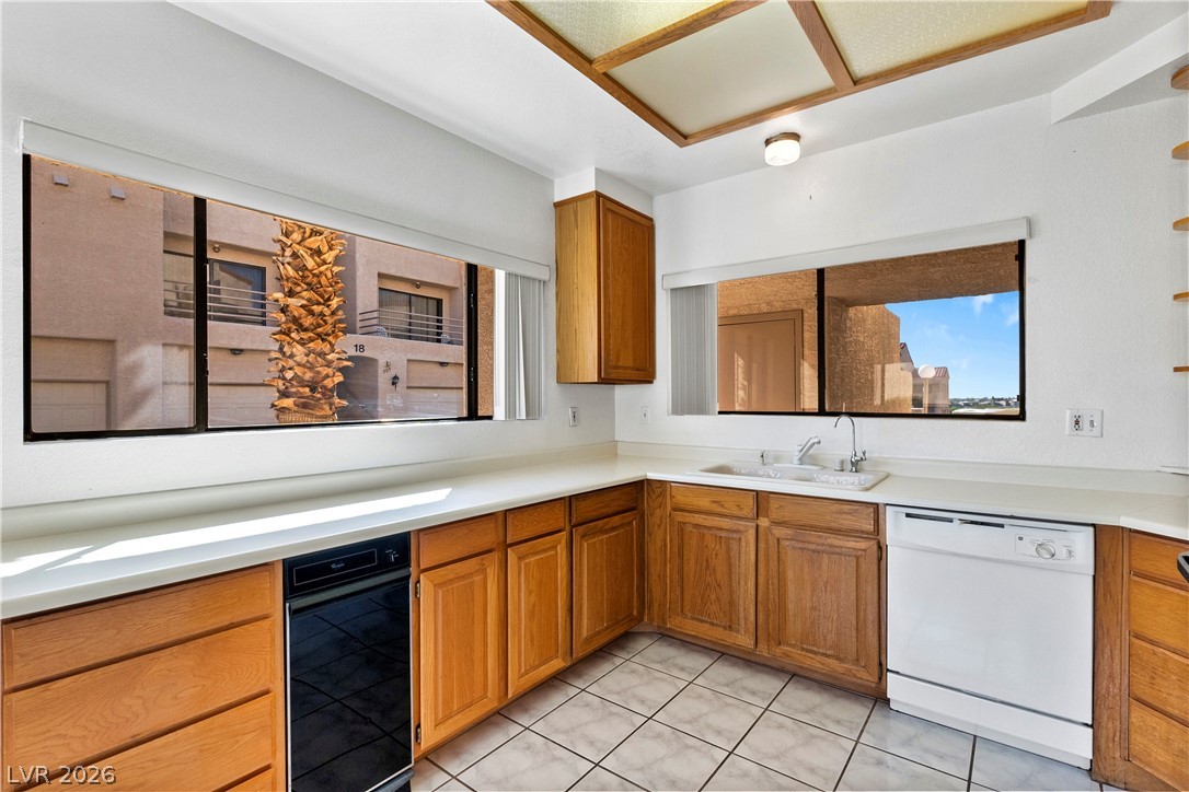 Photo 10 of 34, 3827 Desert Marina Drive #211