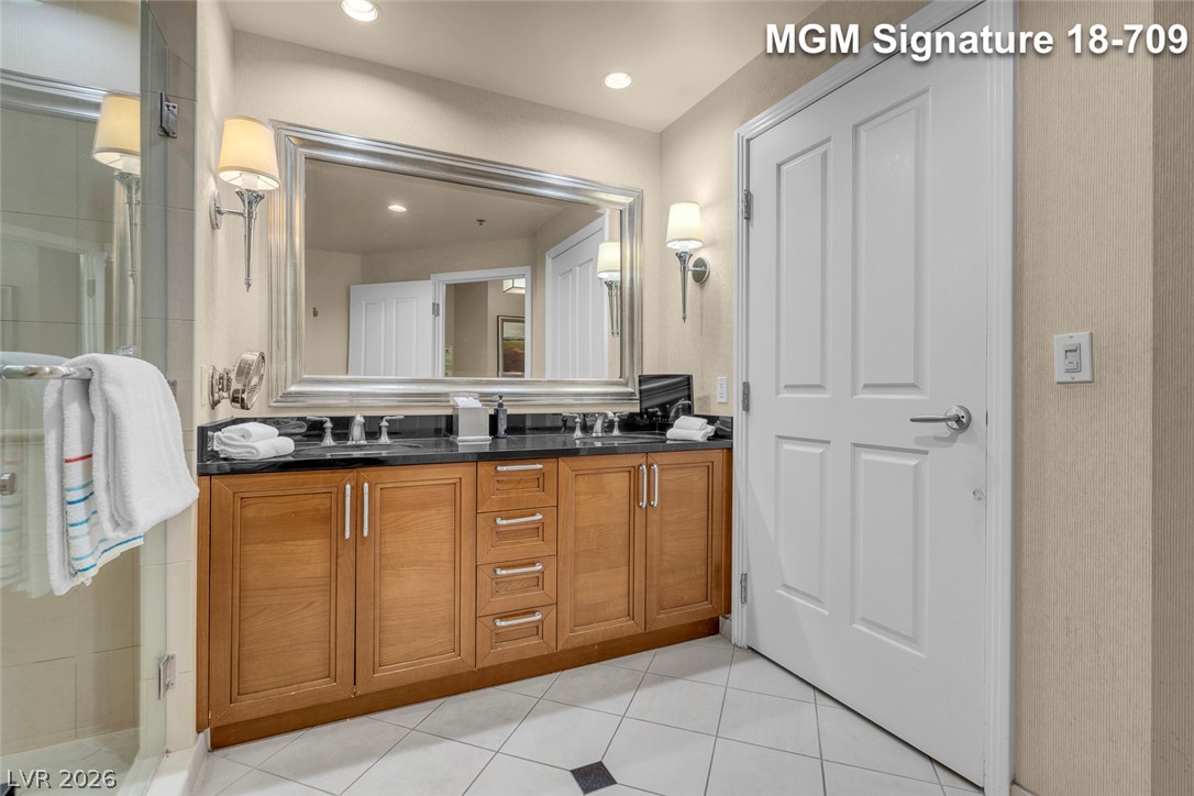 Photo 31 of 44, 135 E Harmon Avenue #1809