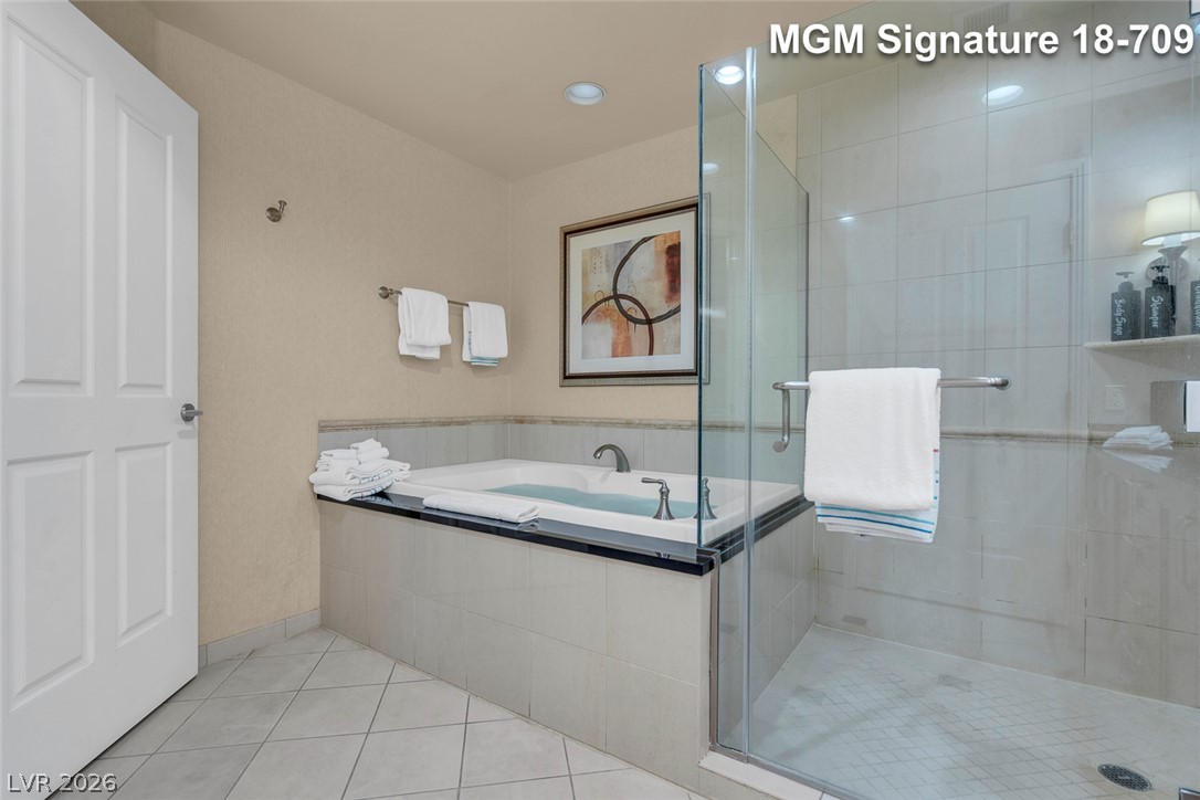 Photo 32 of 44, 135 E Harmon Avenue #1809