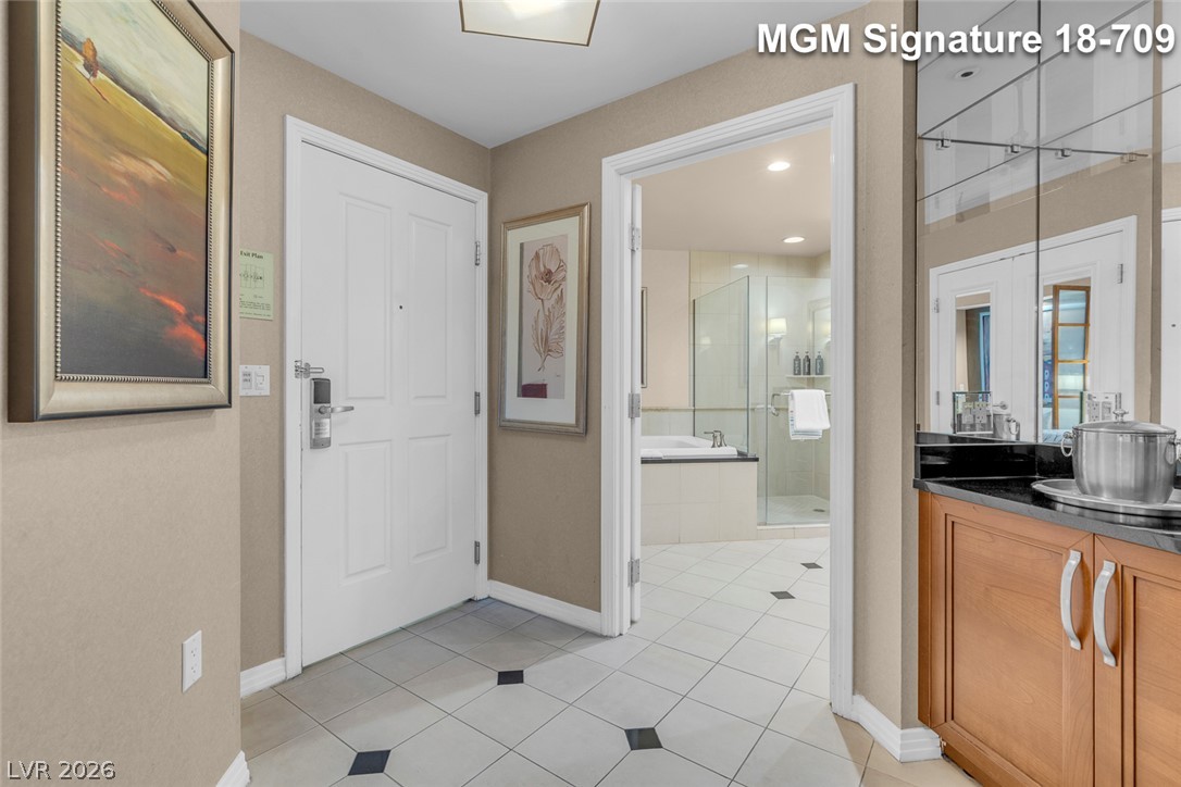 Photo 27 of 44, 135 E Harmon Avenue #1809