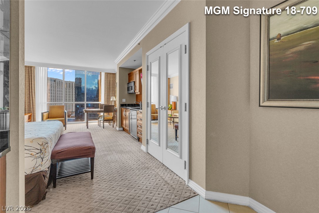 Photo 10 of 44, 135 E Harmon Avenue #1809