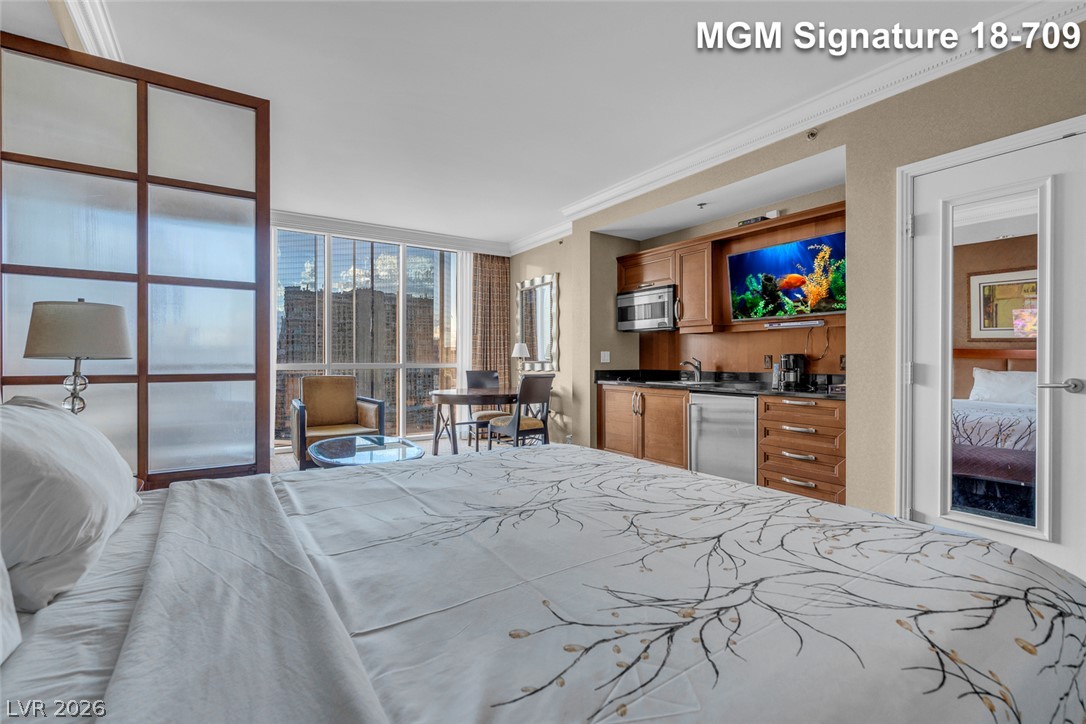 Photo 13 of 44, 135 E Harmon Avenue #1809