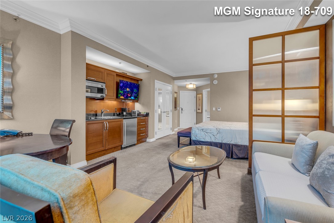 Photo 15 of 44, 135 E Harmon Avenue #1809
