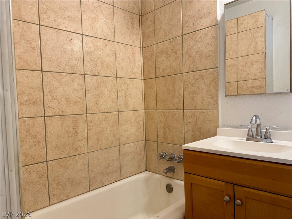 Photo 8 of 11, 394 N 15th Street