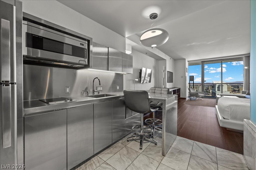 Photo 4 of 4381 W Flamingo Road #5112