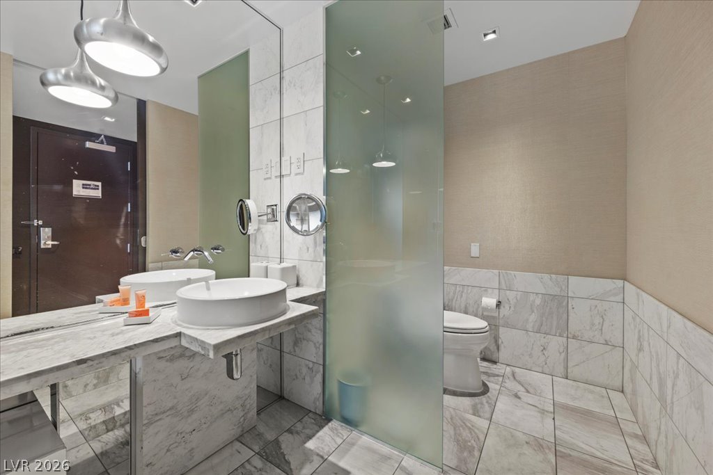 Photo 17 of 42, 4381 W Flamingo Road #5112