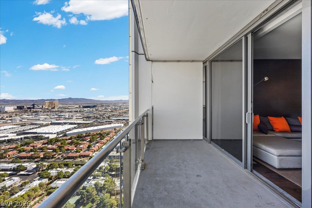 Photo 21 of 42, 4381 W Flamingo Road #5112