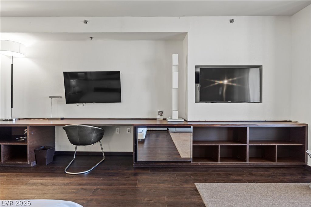 Photo 12 of 42, 4381 W Flamingo Road #5112