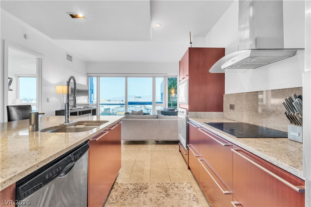 Photo 10 of 22, 4471 Dean Martin Drive #606