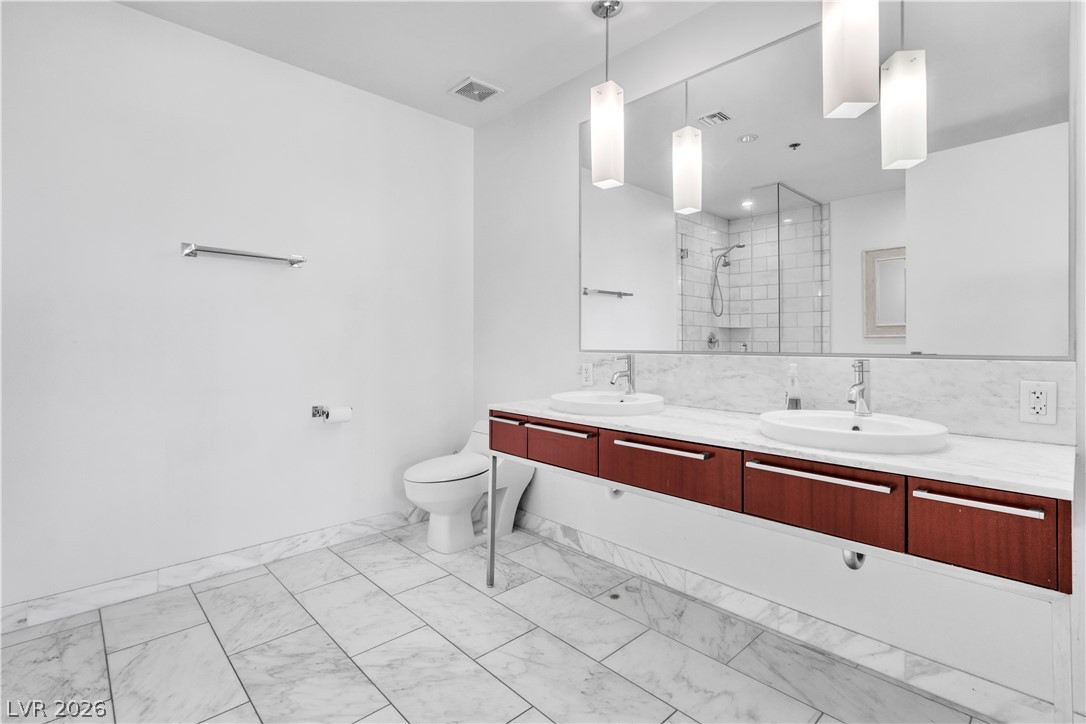 Photo 13 of 22, 4471 Dean Martin Drive #606