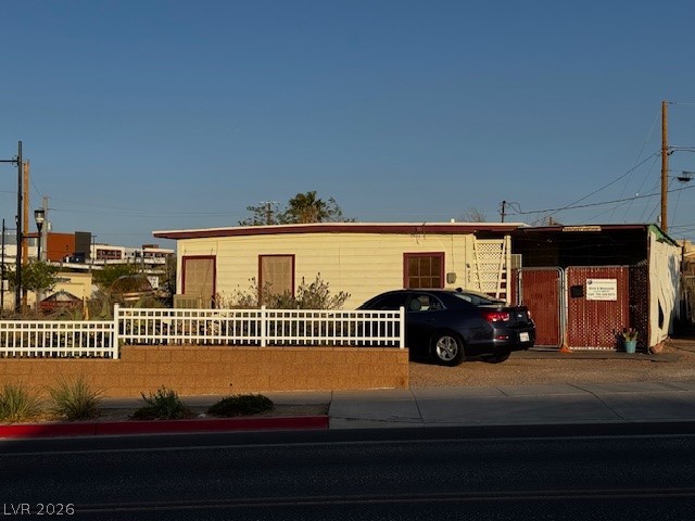Photo 3 of 203 W Pacific Avenue