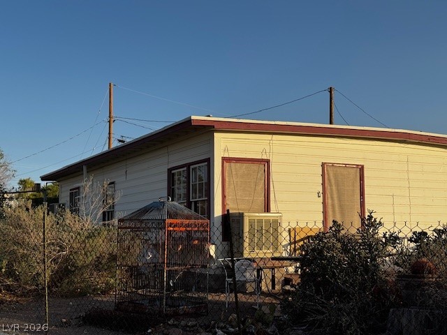 Photo 4 of 203 W Pacific Avenue