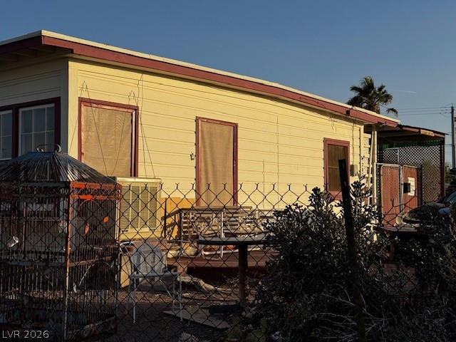 Photo 5 of 203 W Pacific Avenue