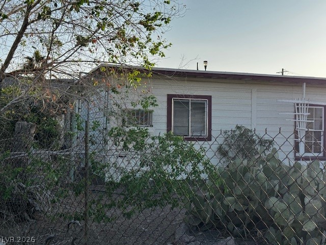 Photo 6 of 16, 203 W Pacific Avenue
