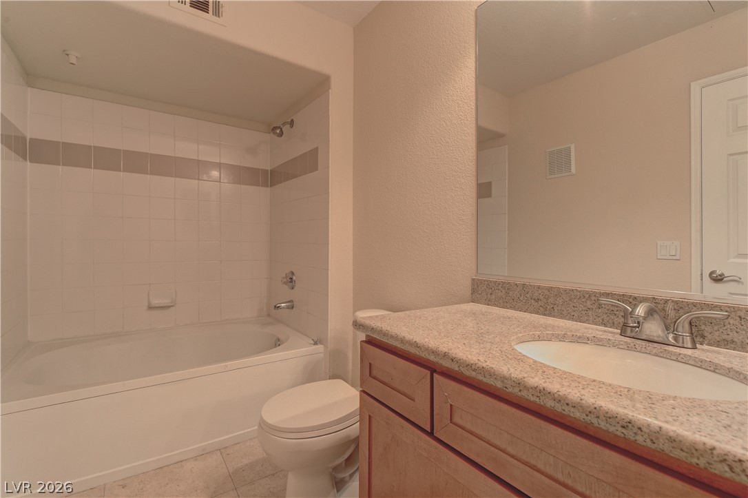 Photo 7 of 15, 4400 S JONES Boulevard #3138