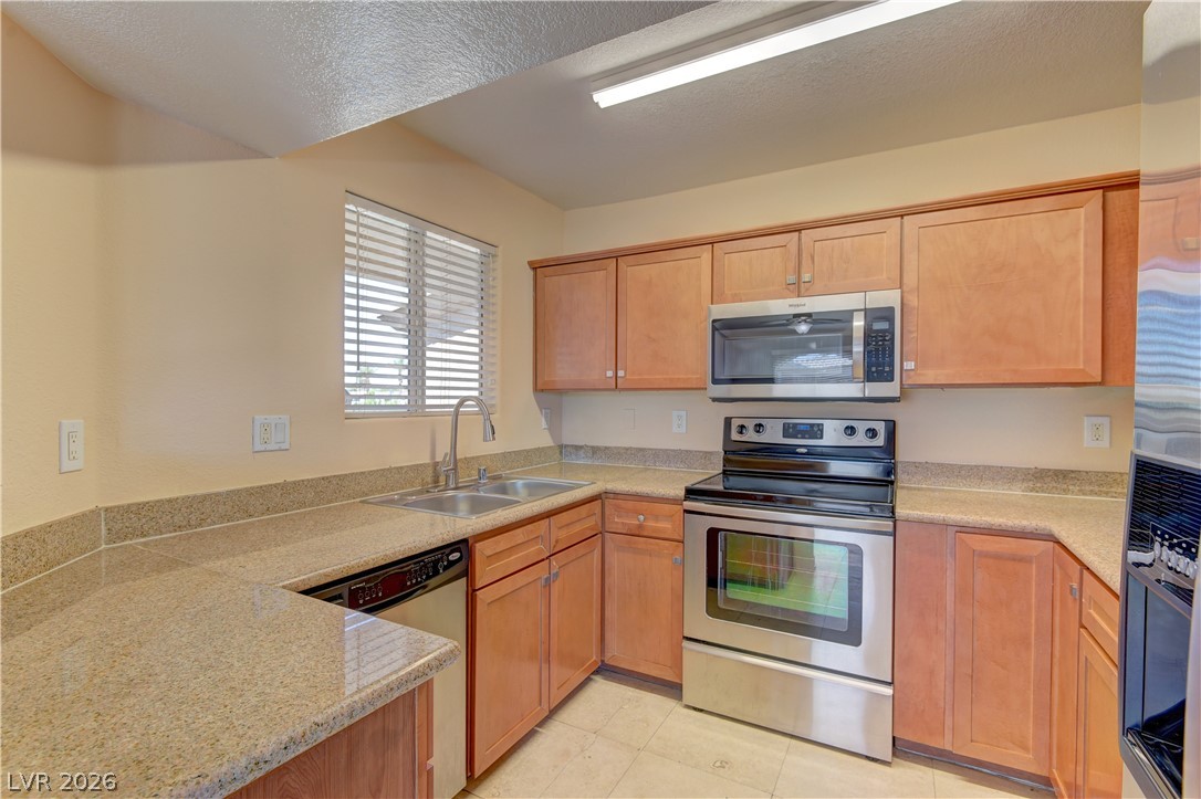 Photo 11 of 15, 4400 S JONES Boulevard #3138