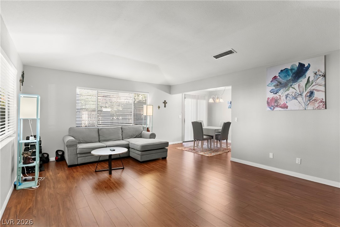 Photo 5 of 735 Apple Tree Court