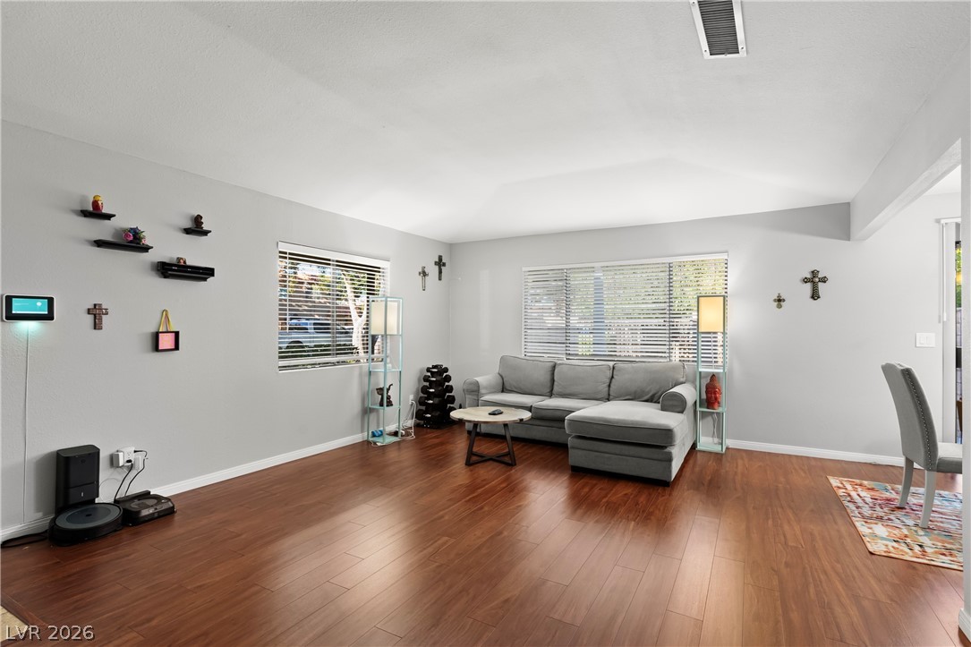 Photo 7 of 40, 735 Apple Tree Court