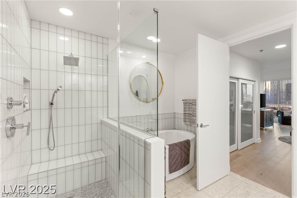 Photo 42 of 51, 4525 Dean Martin Drive #1007