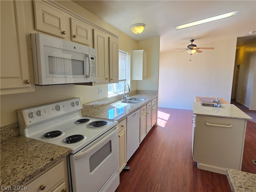 Photo 8 of 24, 221 W Starlight Drive #2