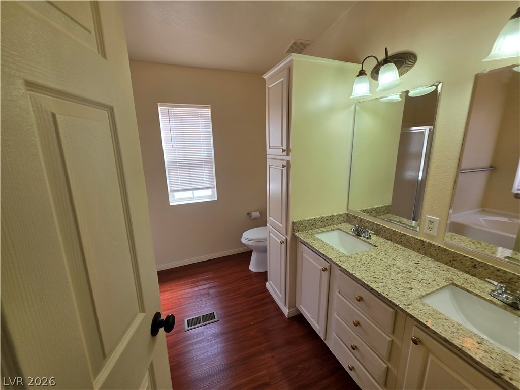 Photo 16 of 24, 221 W Starlight Drive #2