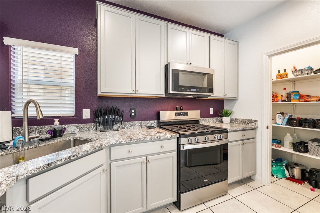 Photo 6 of 39, 88 Golden Aria Avenue