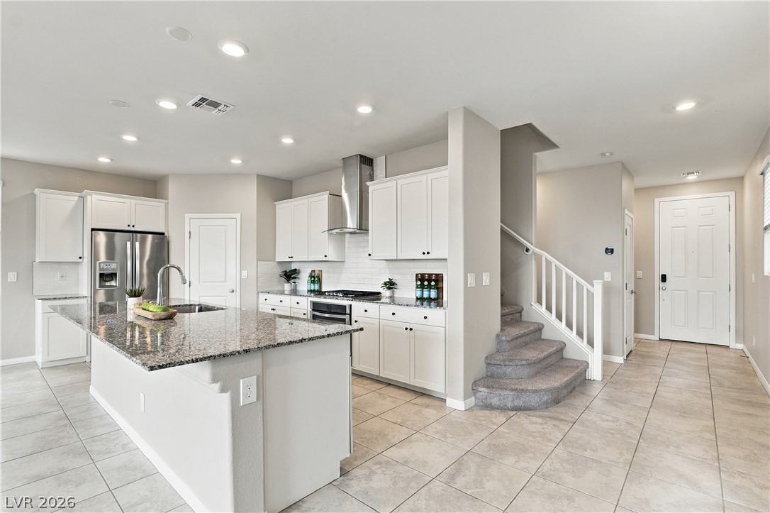 Photo 11 of 41, 8728 Beverly Grove Court