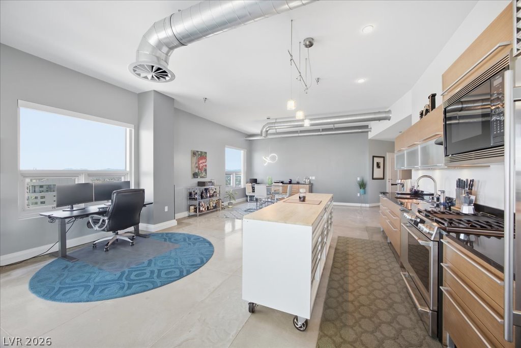 Photo 18 of 58, 200 Hoover Avenue #1809