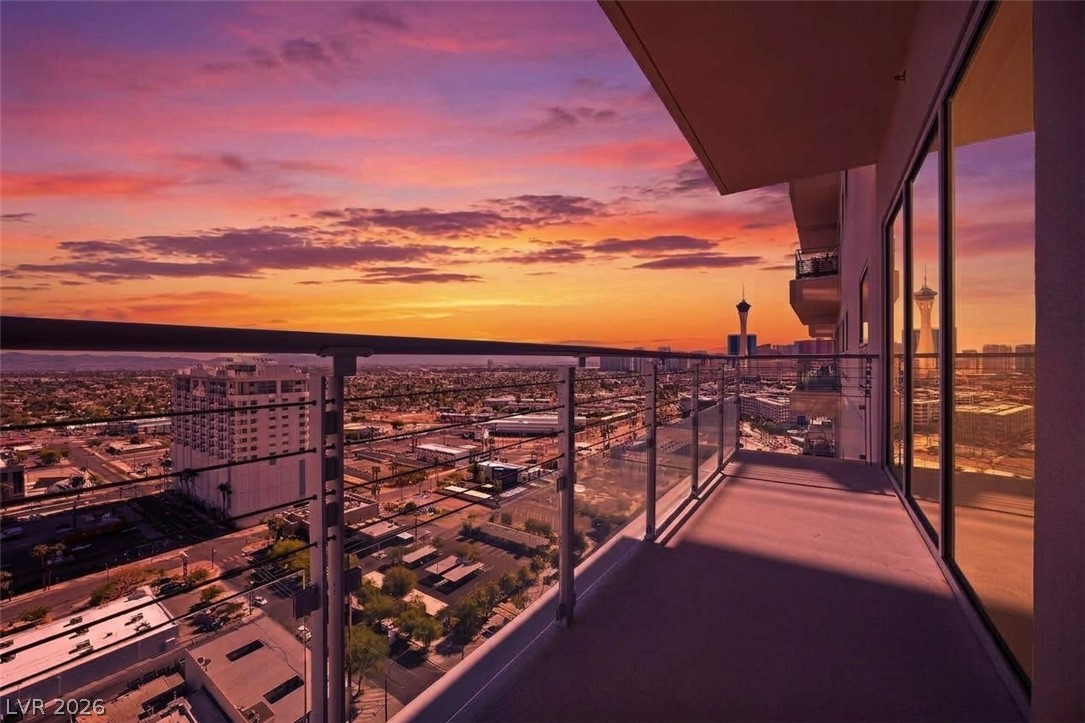 Photo 6 of 58, 200 Hoover Avenue #1809