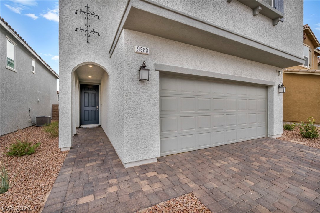 Photo 3 of 9983 Cluny Avenue
