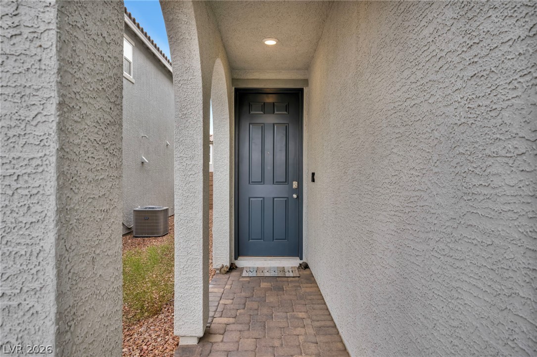 Photo 5 of 9983 Cluny Avenue