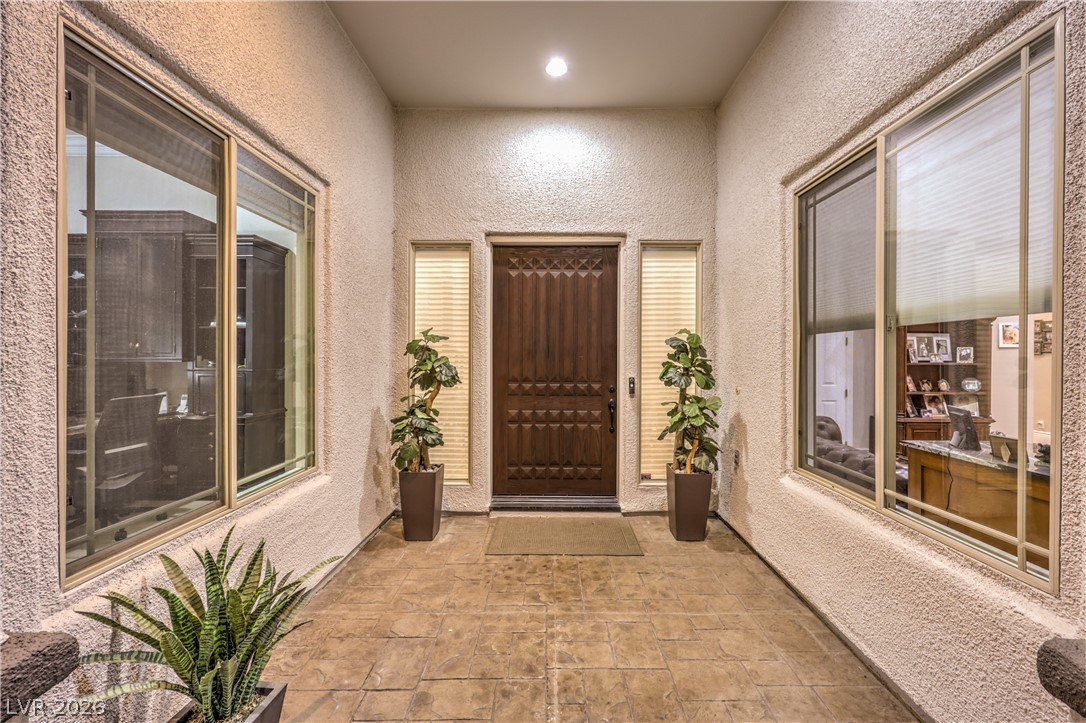 Photo 5 of 11 Isleworth Drive