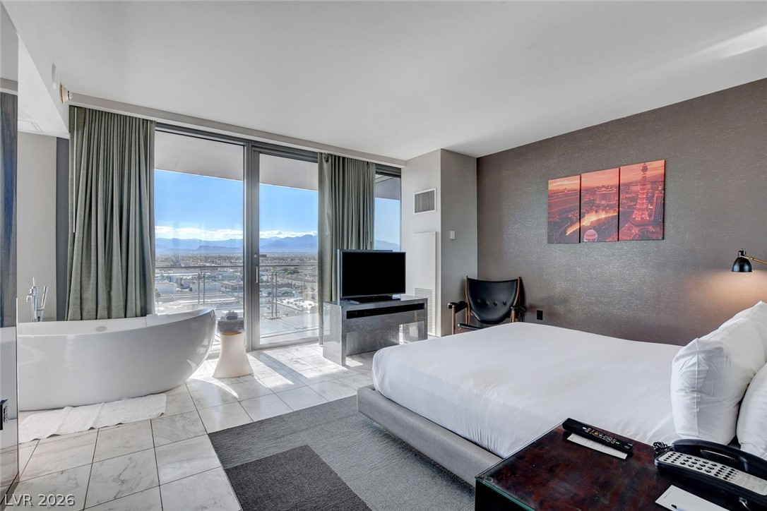 Photo 15 of 33, 4381 W Flamingo Road #1121