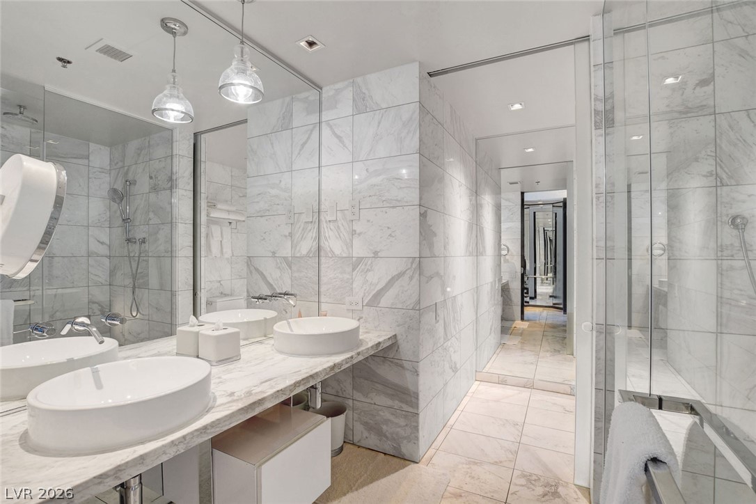 Photo 18 of 33, 4381 W Flamingo Road #1121