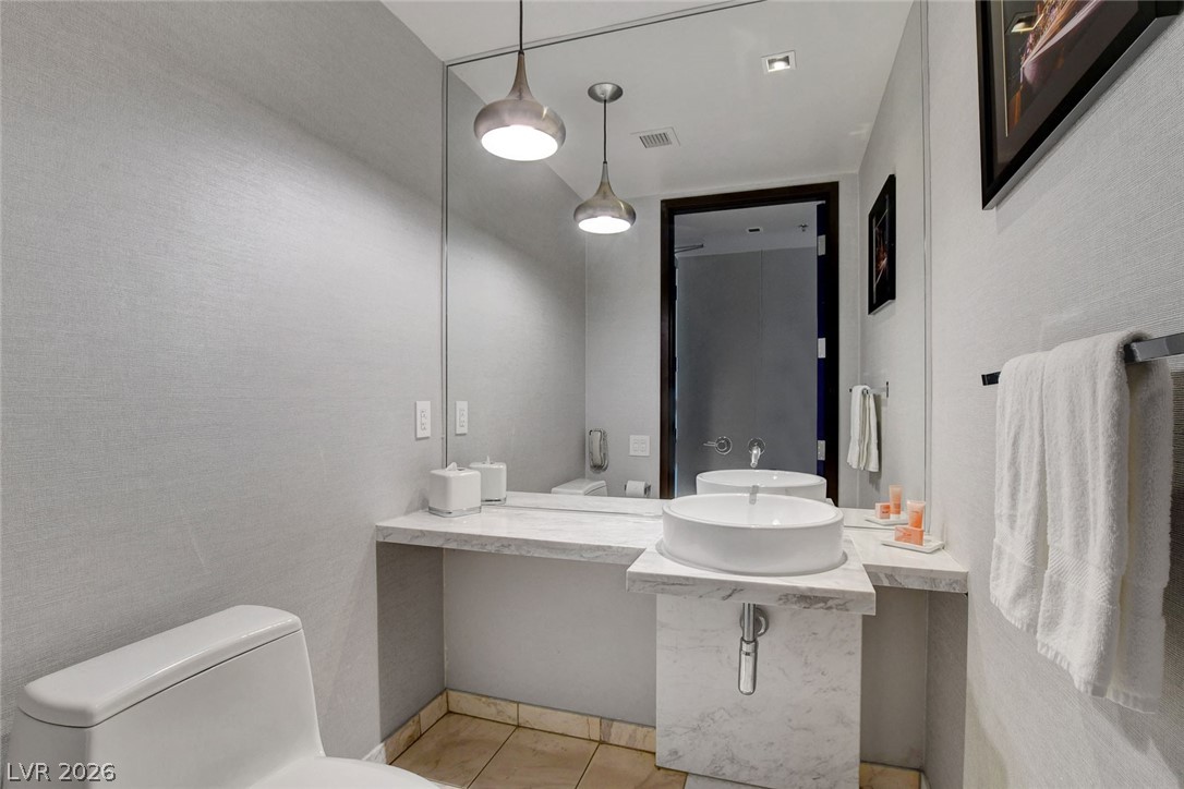 Photo 21 of 33, 4381 W Flamingo Road #1121