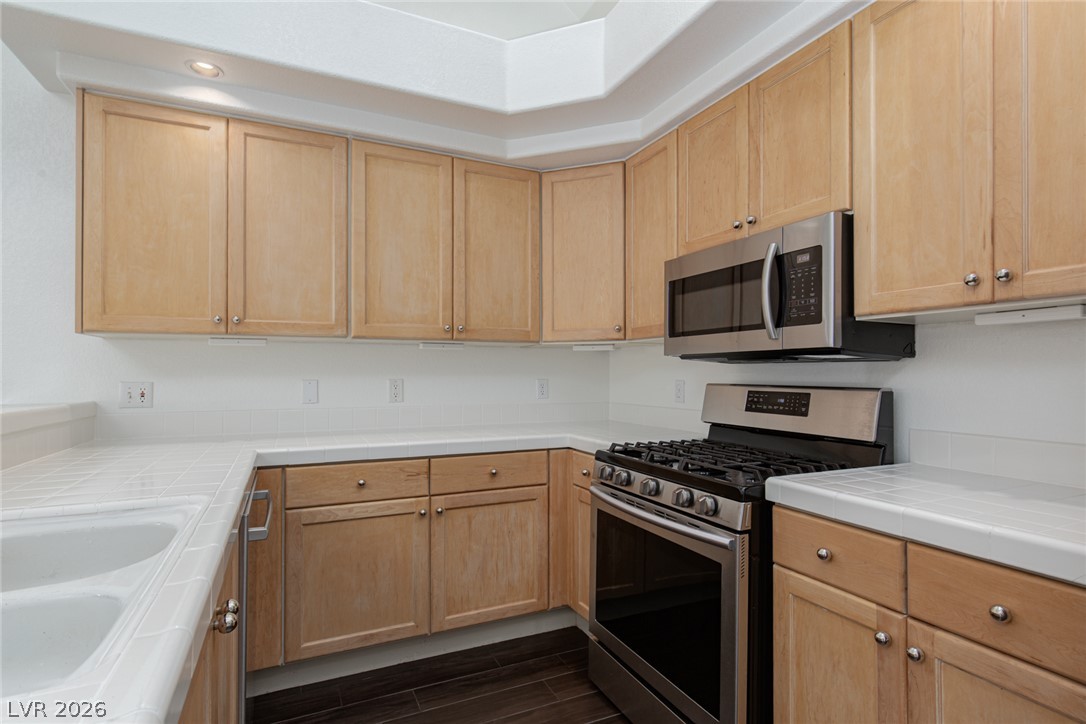 Photo 9 of 37, 7625 Valley Green Drive #201