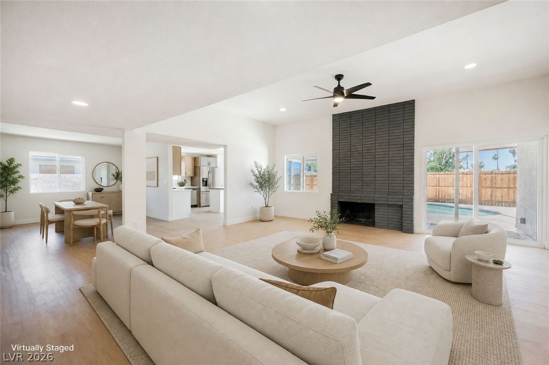 Photo 7 of 21, 2454 Winterwood Boulevard