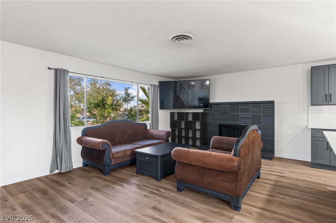 Photo 4 of 5077 Stampa Avenue