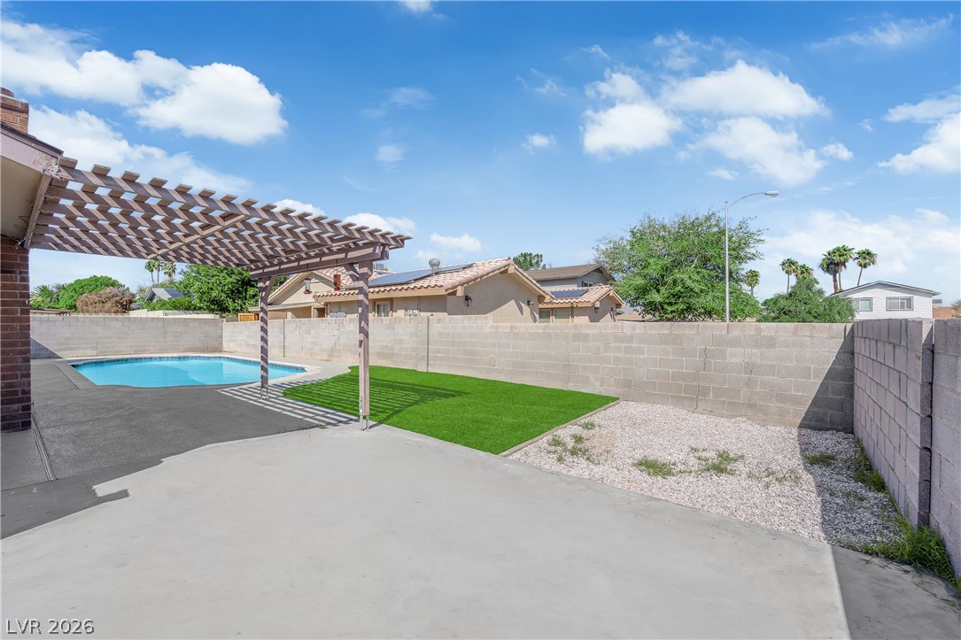 Photo 32 of 35, 3880 El Paso Drive