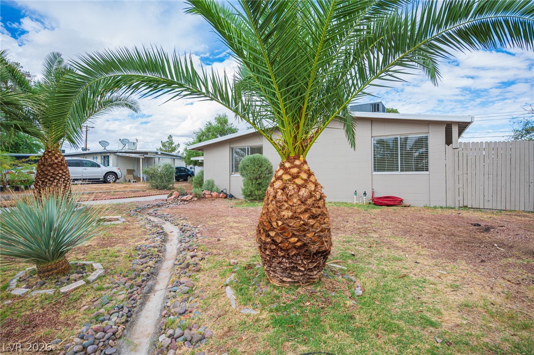 Photo 3 of 1956 Palora Avenue