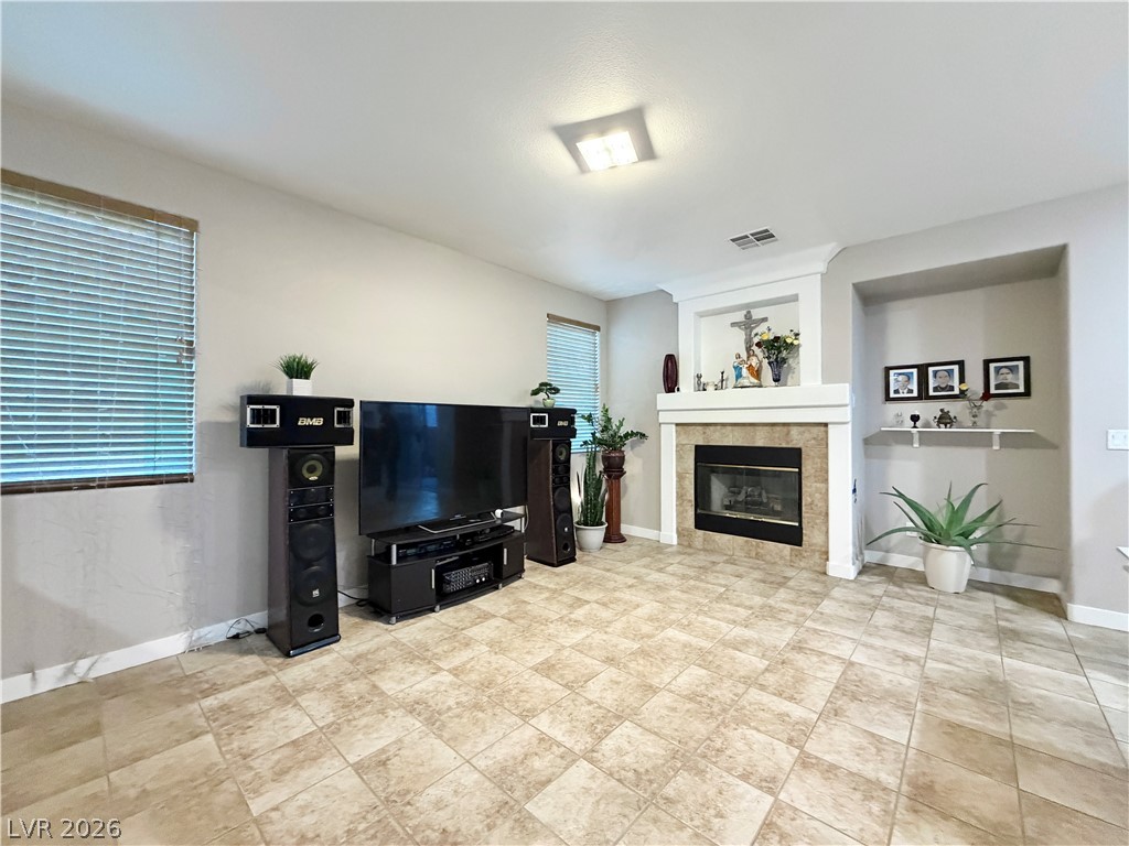 Photo 3 of 8345 Palace Heights Avenue