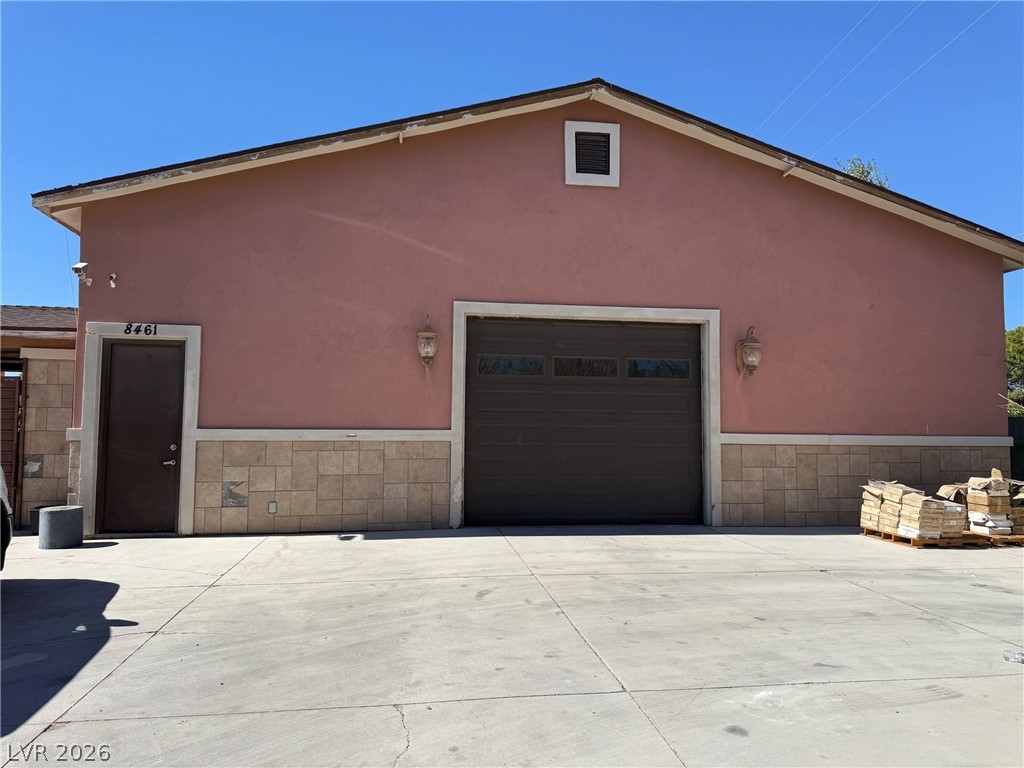 Photo 6 of 16, 8461 Fairfield Avenue