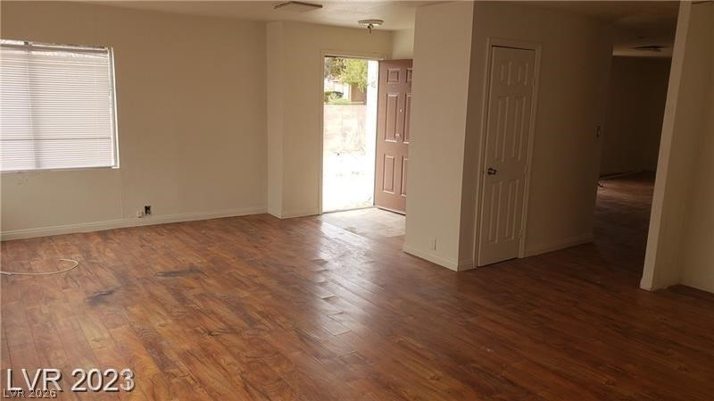 Photo 12 of 32, 5556 Everglade Street