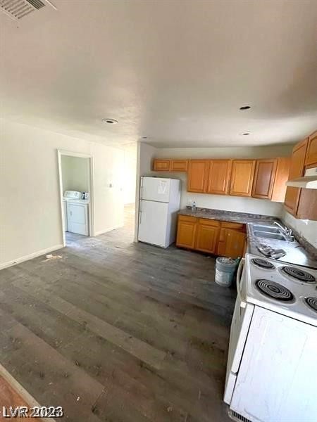 Photo 22 of 32, 5556 Everglade Street