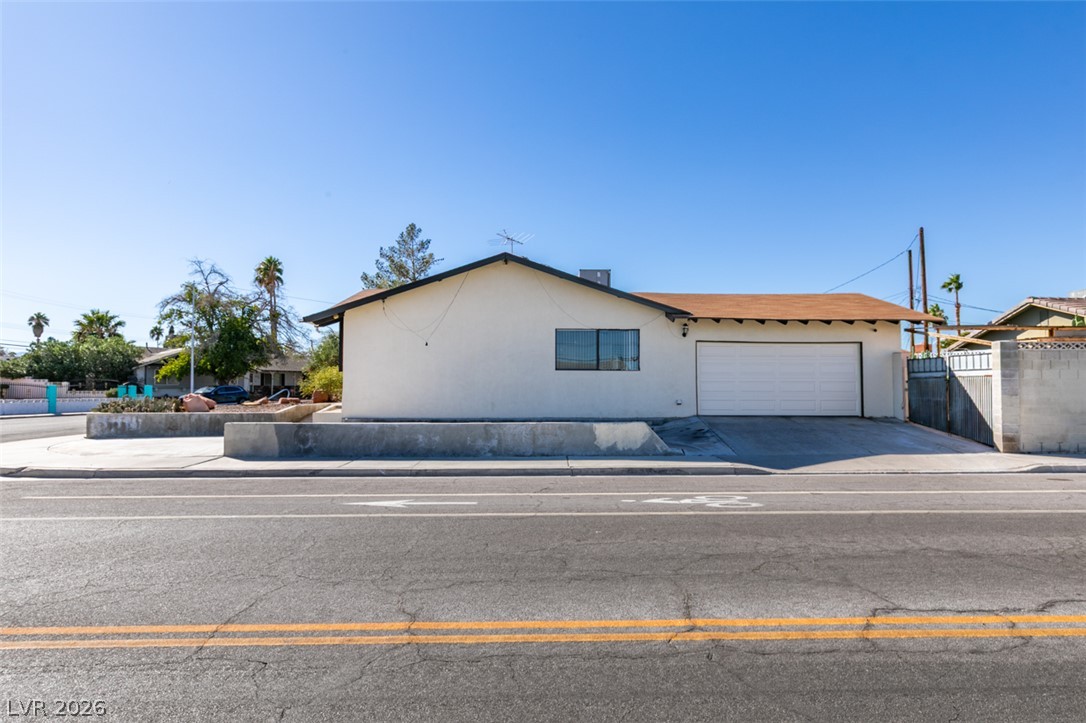 Photo 2 of 2117 Las Flores Street